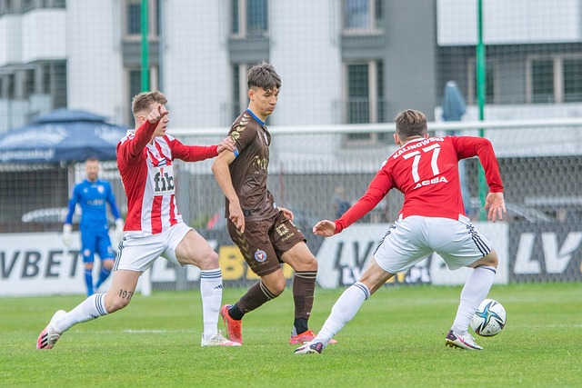 滕帅在英超平均花2.23亿夺1冠，塔帅2.25亿1冠.